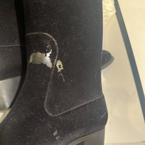 CHANEL Velvet Camellia High Boots size 37. Comes w orig. box. 100% authentic - Picture 2 of 8
